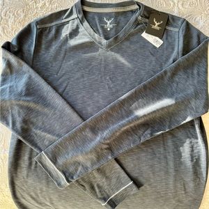 Nickoby v neck long sleeve shirt
